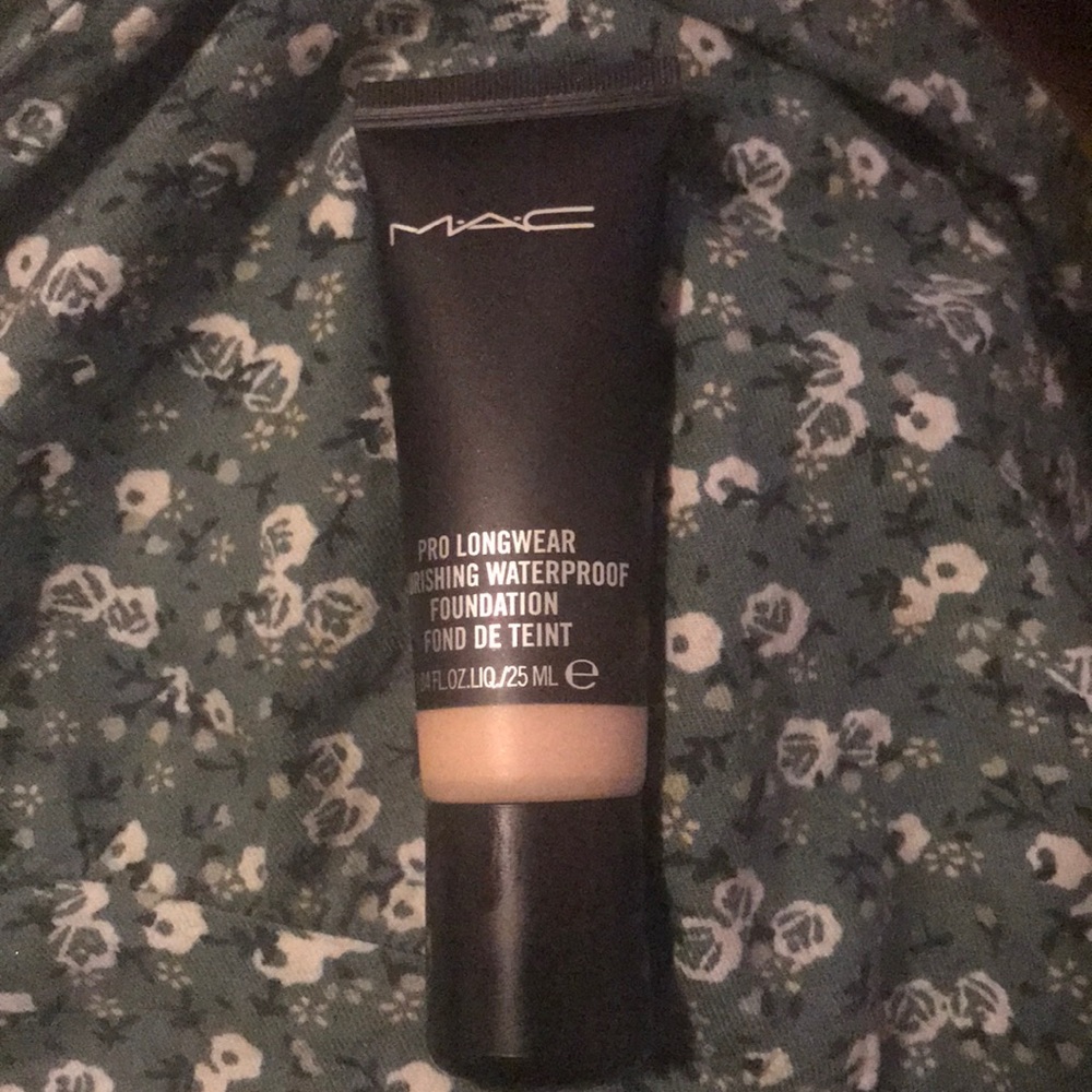 Mac foundation NW20 trade welcome